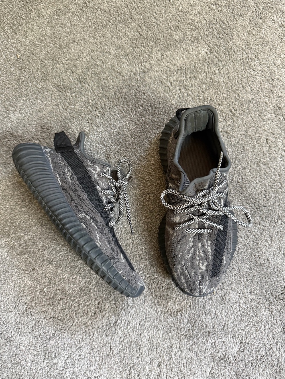 Size 5.5 - Adidas Yeezy Boost 350 V2 MX Dark Salt (replacement Laces)